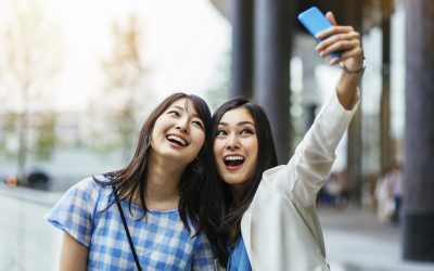 4 Reasons Why Your Facebook Friends Aren’t as Happy as They Seem